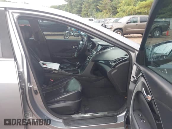 ✅ 2016 Hyundai Azera • VIN: KMHFG4JG6GA505887 • Лот: 43251184. Опубликован ранее на IAAI с пробегом 142 302 миль. Бесплатный доступ к архиву аукционных продаж из США и подробный отчёт об истории автомобиля на DreamBid. Изображение 5.