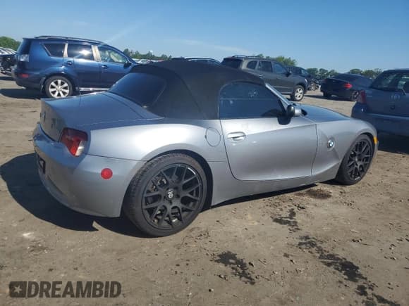 ✅ 2007 BMW Z4 3.0si • VIN: 4USBU53557LW92390 • Лот: 55604244. Опубликован ранее на Copart с пробегом 151 074 миль. Бесплатный доступ к архиву аукционных продаж из США и подробный отчёт об истории автомобиля на DreamBid. Изображение 3.