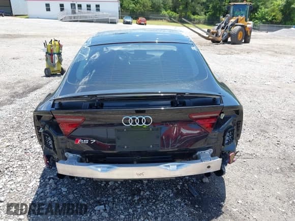 ✅ 2017 Audi RS 7 • VIN: WUAWRBFC4HN902942 • Lot: 42314707. Wystawiony na IAAI z przebiegiem 46 195 mil. Bezpłatny archiwum sprzedaży aukcyjnych z USA i szczegółowy raport historii pojazdu na DreamBid. Zdjęcie 16.