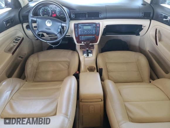 ✅ 2004 Volkswagen Passat GLX • VIN: WVWRH63B94P150234 • Lot: 54092825. Wystawiony na Copart z przebiegiem 89 149 mil. Bezpłatny archiwum sprzedaży aukcyjnych z USA i szczegółowy raport historii pojazdu na DreamBid. Zdjęcie 8.