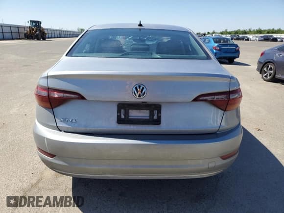 ✅ 2019 Volkswagen Jetta S • VIN: 3VWC57BU6KM217475 • Лот: 55693735. Опубликован ранее на Copart с пробегом 76 155 миль. Бесплатный доступ к архиву аукционных продаж из США и подробный отчёт об истории автомобиля на DreamBid. Изображение 6.