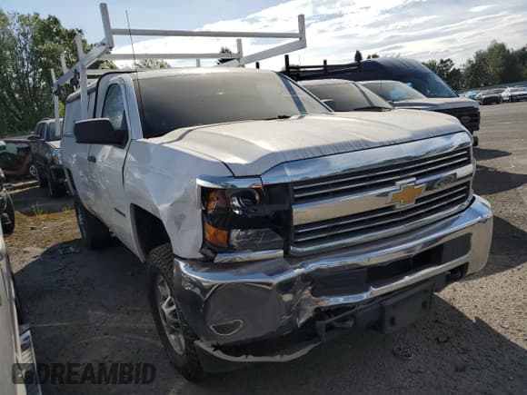 ✅ 2015 Chevrolet Silverado 2500HD Work Truck • VIN: 1GC0CUEG3FZ140777 • Lot: 65505855. Wystawiony na Copart z przebiegiem 170 419 mil. Bezpłatny archiwum sprzedaży aukcyjnych z USA i szczegółowy raport historii pojazdu na DreamBid. Zdjęcie 4.