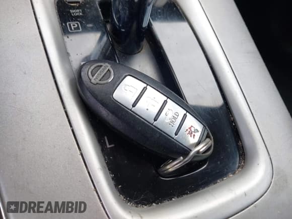 ✅ 2015 Nissan Sentra SR • VIN: 3N1AB7AP8FY215016 • Lot: 43284292. Wystawiony na IAAI z przebiegiem 238 504 mil. Bezpłatny archiwum sprzedaży aukcyjnych z USA i szczegółowy raport historii pojazdu na DreamBid. Zdjęcie 11.