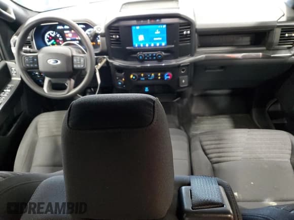 ✅ 2022 Ford F-150 XL • VIN: 1FTEX1EP9NFA15548 • Lot: 67564555. Wystawiony na Copart z przebiegiem 31 021 mil. Bezpłatny archiwum sprzedaży aukcyjnych z USA i szczegółowy raport historii pojazdu na DreamBid. Zdjęcie 8.