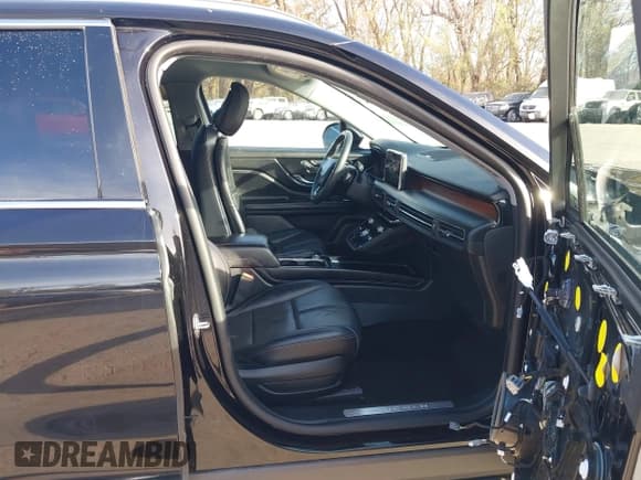 ✅ 2020 Lincoln Corsair Reserve • VIN: 5LMCJ2D91LUL31268 • Lot: 43628361. Listed on IAAI with 43,687 mi. Free auction sales archive from the USA and detailed vehicle history report at DreamBid. Image 5.