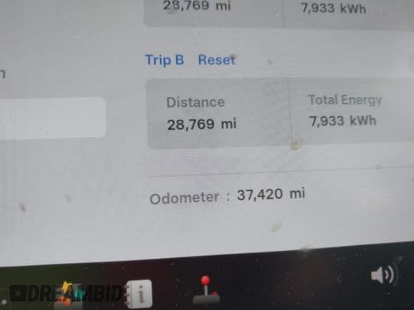 ✅ 2020 Tesla Model 3 Standard Range Plus • VIN: 5YJ3E1EA8LF660377 • Lot: 43582112. Wystawiony na IAAI z przebiegiem 37 420 mil. Bezpłatny archiwum sprzedaży aukcyjnych z USA i szczegółowy raport historii pojazdu na DreamBid. Zdjęcie 15.