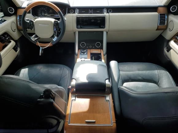 ✅ 2020 Land Rover Range Rover • VIN: SALGS5SE4LA582268 • Lot: 90789735. Listed on Copart with 78,775 mi. Free auction sales archive from the USA and detailed vehicle history report at DreamBid. Image 8.