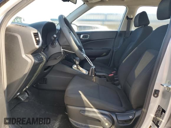 ✅ 2022 Hyundai Venue SE • VIN: KMHRB8A3XNU197179 • Lot: 50105935. Listed on Copart with 21,350 mi. Free auction sales archive from the USA and detailed vehicle history report at DreamBid. Image 7.