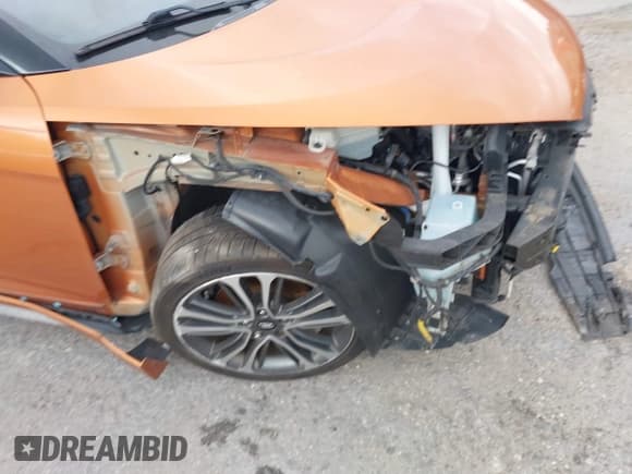 ✅ 2016 Hyundai Veloster Turbo Rally Edition • VIN: KMHTC6AE2GU259766 • Lot: 41476214. Wystawiony na IAAI z przebiegiem 73 483 mil. Bezpłatny archiwum sprzedaży aukcyjnych z USA i szczegółowy raport historii pojazdu na DreamBid. Zdjęcie 18.