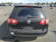 ✅ 2007 Volkswagen Passat 2.0T • VIN: WVWTK73C57E000532 • Лот: 75121744. Опубликован ранее на Copart с пробегом 207 054 миль. Бесплатный доступ к архиву аукционных продаж из США и подробный отчёт об истории автомобиля на DreamBid. Изображение 6.