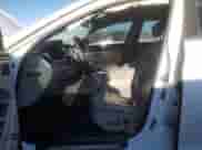 2015 Hyundai Genesis 3.8L z VIN KMHGN4JE8FU062888, wystawiony jako Copart lot #77504904 z przebiegiem 151 926 mil mil oraz Szkoda całkowita • Salvage title. Historia ofert i sprzedaży dostępna na DreamBid. Obrazek 7.