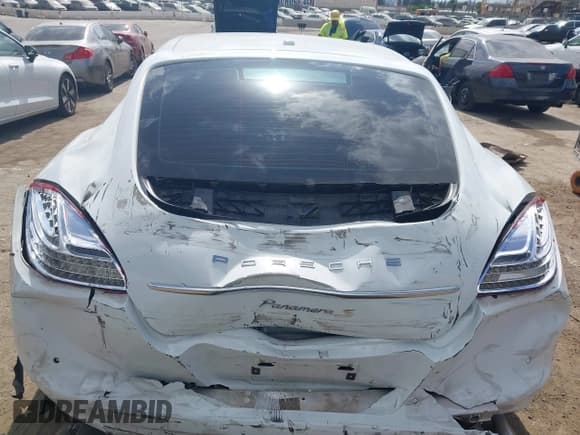 ✅ 2013 Porsche Panamera S • VIN: WP0AB2A71DL060847 • Lot: 43437409. Wystawiony na IAAI z przebiegiem 56 180 mil. Bezpłatny archiwum sprzedaży aukcyjnych z USA i szczegółowy raport historii pojazdu na DreamBid. Zdjęcie 16.