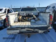 ✅ 2006 GMC Sierra 1500 • VIN: 1GTJC33U46F127819 • Lot: 88531945. Wystawiony na Copart z przebiegiem 276 975 mil. Bezpłatny archiwum sprzedaży aukcyjnych z USA i szczegółowy raport historii pojazdu na DreamBid. Zdjęcie 6.