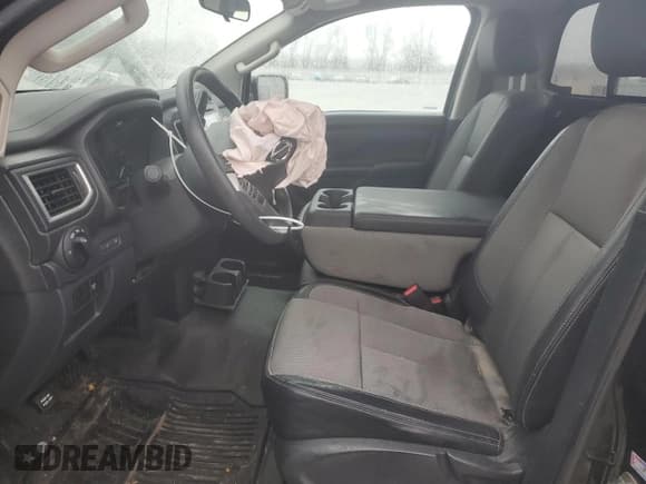 ✅ 2017 Nissan Titan SV • VIN: 1N6AA1R80HN543053 • Lot: 43273885. Wystawiony na Copart z przebiegiem Nie podano. Bezpłatny archiwum sprzedaży aukcyjnych z USA i szczegółowy raport historii pojazdu na DreamBid. Zdjęcie 7.