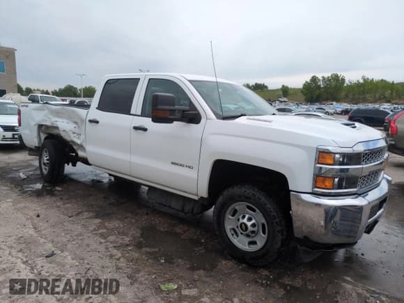 ✅ 2019 Chevrolet Silverado 2500HD Work Truck • VIN: 1GC1KREY7KF103126 • Лот: 58327105. Опубликован ранее на Copart с пробегом 191 511 миль. Бесплатный доступ к архиву аукционных продаж из США и подробный отчёт об истории автомобиля на DreamBid. Изображение 4.