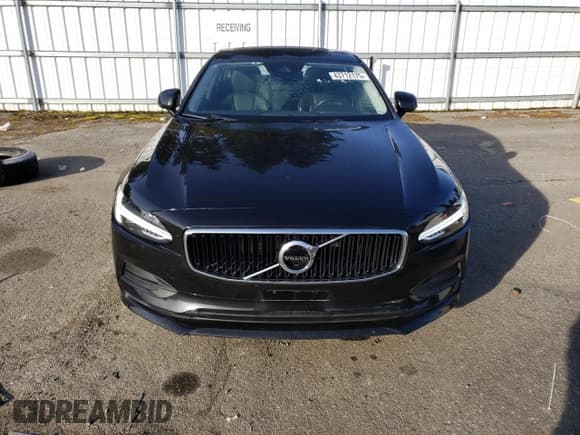 ✅ 2019 Volvo S90 Momentum • VIN: LVY102MK9KP090666 • Lot: 43712175. Wystawiony na Copart z przebiegiem 53 262 mil. Bezpłatny archiwum sprzedaży aukcyjnych z USA i szczegółowy raport historii pojazdu na DreamBid. Zdjęcie 5.