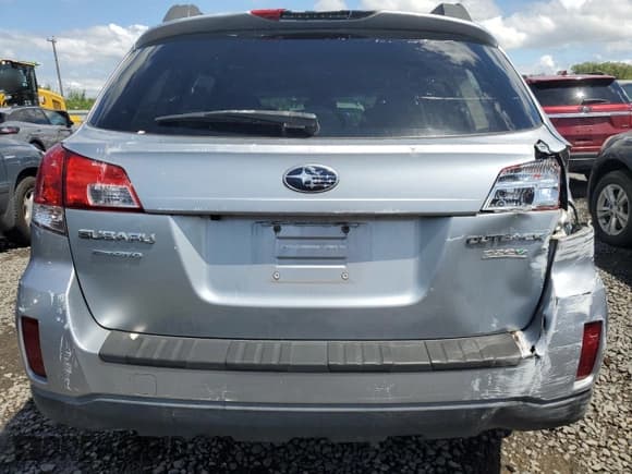 ✅ 2012 Subaru Outback Prem • VIN: 4S4BRBGC6C3203693 • Lot: 57302955. Listed on Copart with 24,511 mi. Free auction sales archive from the USA and detailed vehicle history report at DreamBid. Image 6.