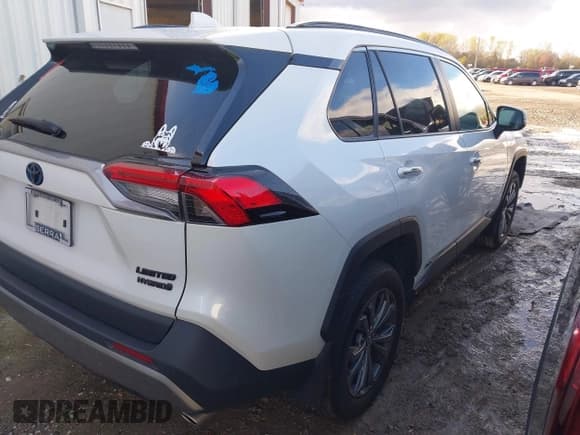 ✅ 2022 Toyota RAV4 Hybrid Limited • VIN: 4T3D6RFVXNU096715 • Lot: 43511987. Listed on IAAI with 33,296 mi. Free auction sales archive from the USA and detailed vehicle history report at DreamBid. Image 4.
