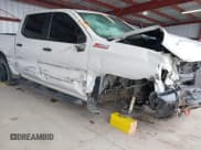 ✅ 2022 Chevrolet Silverado 1500 LT Trail Boss • VIN: 1GCPYFED2NZ110542 • Lot: 41934953. Wystawiony na IAAI z przebiegiem 62 249 mil. Bezpłatny archiwum sprzedaży aukcyjnych z USA i szczegółowy raport historii pojazdu na DreamBid. Zdjęcie 6.