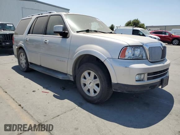 ✅ 2005 Lincoln Navigator Luxury • VIN: 5LMFU27555LJ22198 • Лот: 59389675. Опубликован ранее на Copart с пробегом Не указан. Бесплатный доступ к архиву аукционных продаж из США и подробный отчёт об истории автомобиля на DreamBid. Изображение 4.