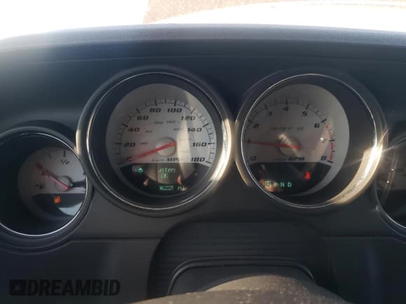 ✅ 2010 Dodge Challenger SRT-8 • VIN: 2B3CJ7DW0AH137102 • Lot: 66443504. Wystawiony na Copart z przebiegiem 86 225 mil. Bezpłatny archiwum sprzedaży aukcyjnych z USA i szczegółowy raport historii pojazdu na DreamBid. Zdjęcie 9.