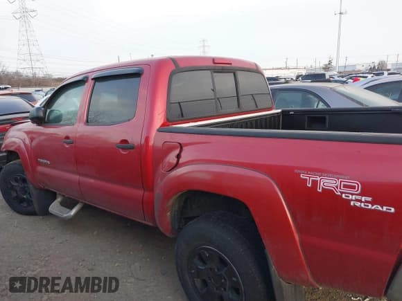 ✅ 2011 Toyota Tacoma • VIN: 3TMLU4EN5BM067173 • Lot: 41397580. Wystawiony na IAAI z przebiegiem 178 959 mil. Bezpłatny archiwum sprzedaży aukcyjnych z USA i szczegółowy raport historii pojazdu na DreamBid. Zdjęcie 14.