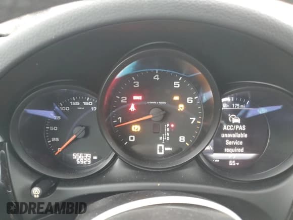 ✅ 2018 Porsche Macan • VIN: WP1AA2A57JLB13949 • Lot: 81761615. Wystawiony na Copart z przebiegiem 55 639 mil. Bezpłatny archiwum sprzedaży aukcyjnych z USA i szczegółowy raport historii pojazdu na DreamBid. Zdjęcie 9.