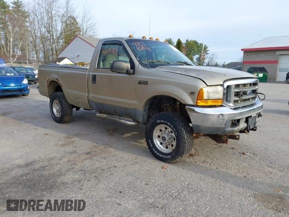 ✅ 2001 Ford F-250 XL • VIN: 1FTNF21L21EB87741 • Lot: 43591064. Wystawiony na IAAI z przebiegiem 54 724 mil. Bezpłatny archiwum sprzedaży aukcyjnych z USA i szczegółowy raport historii pojazdu na DreamBid. Zdjęcie 1.