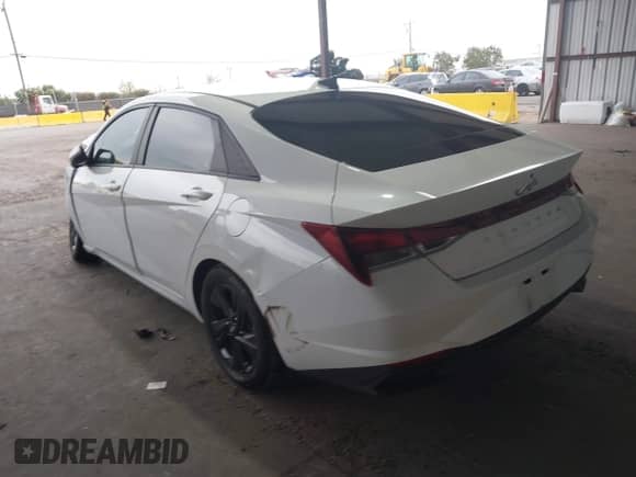 2021 Hyundai Elantra SEL z VIN 5NPLM4AG8MH027931, wystawiony jako IAAI lot #43288535 z przebiegiem 86 292 mil mil oraz . Historia ofert i sprzedaży dostępna na DreamBid. Obrazek 3.