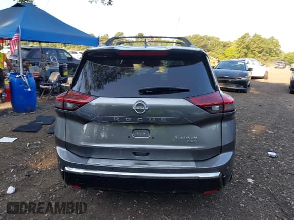 ✅ 2025 Nissan Rogue Platinum • VIN: JN8BT3DD1SW304618 • Lot: 42947864. Listed on IAAI with 2,044 mi. Free auction sales archive from the USA and detailed vehicle history report at DreamBid. Image 15.