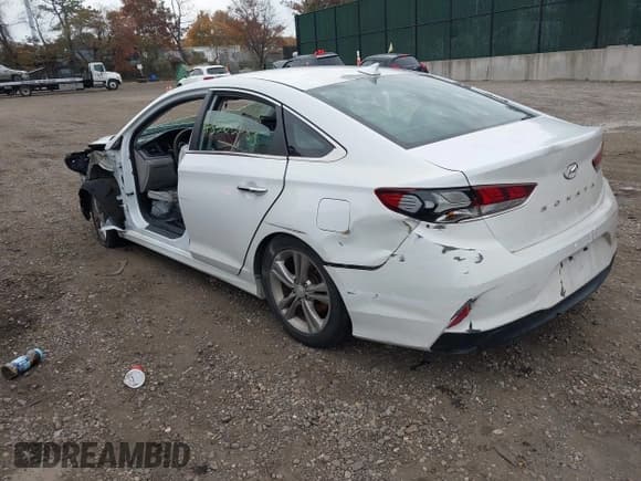 ✅ 2018 Hyundai Sonata SEL • VIN: 5NPE34AFXJH636615 • Lot: 43565083. Listed on IAAI with 93,608 mi. Free auction sales archive from the USA and detailed vehicle history report at DreamBid. Image 3.