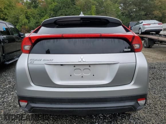 ✅ 2020 Mitsubishi Eclipse Cross ES • VIN: JA4AT3AA6LZ022227 • Лот: 81368425. Опубликован ранее на Copart с пробегом 95 356 миль. Бесплатный доступ к архиву аукционных продаж из США и подробный отчёт об истории автомобиля на DreamBid. Изображение 6.
