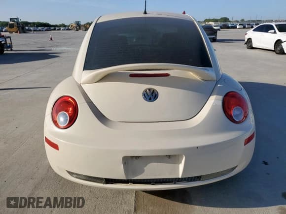 ✅ 2006 Volkswagen Beetle • VIN: 3VWPR31CX6M419829 • Lot: 67041755. Listed on Copart with 189,200 mi. Free auction sales archive from the USA and detailed vehicle history report at DreamBid. Image 6.
