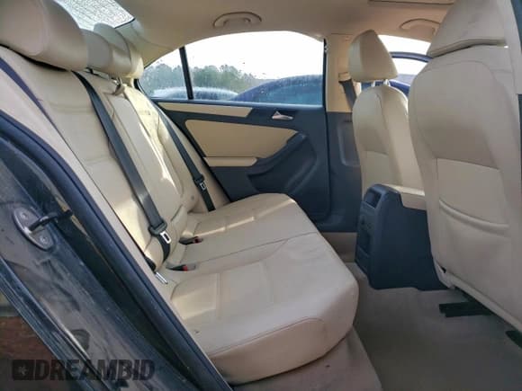 ✅ 2011 Volkswagen Jetta SE • VIN: 3VWDX7AJ6BM341767 • Lot: 94915415. Listed on Copart with 149,442 mi. Free auction sales archive from the USA and detailed vehicle history report at DreamBid. Image 10.