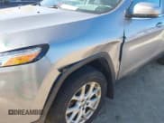 ✅ 2014 Jeep Cherokee Latitude • VIN: 1C4PJLCS3EW143135 • Lot: 43331122. Wystawiony na IAAI z przebiegiem 108 204 mil. Bezpłatny archiwum sprzedaży aukcyjnych z USA i szczegółowy raport historii pojazdu na DreamBid. Zdjęcie 6.