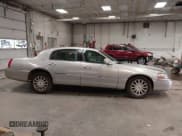 ✅ 2007 Lincoln Town Car Signature • VIN: 1LNHM81V47Y620308 • Лот: 43085815. Опубликован ранее на IAAI с пробегом 117 298 миль. Бесплатный доступ к архиву аукционных продаж из США и подробный отчёт об истории автомобиля на DreamBid. Изображение 13.