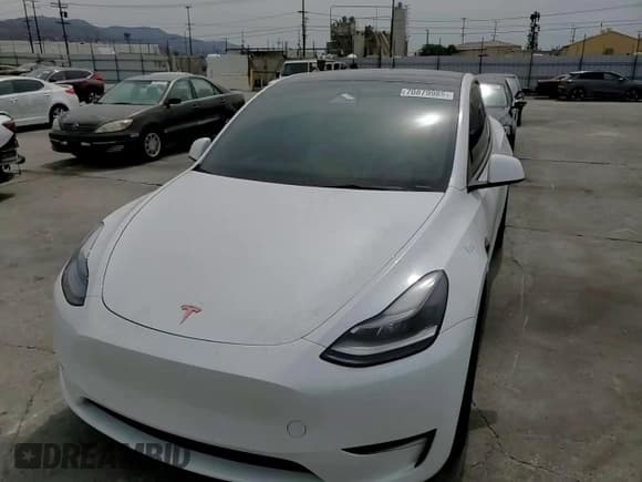 ✅ 2022 Tesla Model Y Long Range • VIN: 7SAYGDEE1NF540740 • Lot: 70879985. Wystawiony na Copart z przebiegiem 29 702 mil. Bezpłatny archiwum sprzedaży aukcyjnych z USA i szczegółowy raport historii pojazdu na DreamBid. Zdjęcie 14.