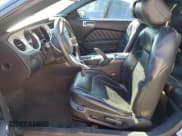 ✅ 2014 Ford Mustang V6 • VIN: 1ZVBP8AM7E5235037 • Лот: 93079245. Опубликован ранее на Copart с пробегом 116 941 миль. Бесплатный доступ к архиву аукционных продаж из США и подробный отчёт об истории автомобиля на DreamBid. Изображение 7.