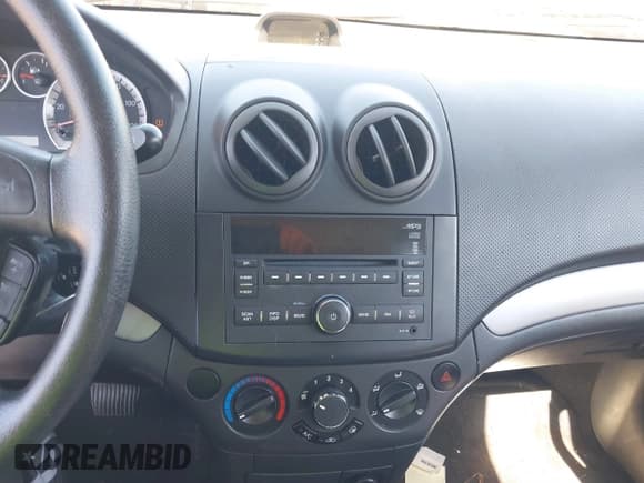 ✅ 2009 Chevrolet Aveo 1LT • VIN: KL1TD66E19B651119 • Lot: 41648261. Wystawiony na IAAI z przebiegiem 132 456 mil. Bezpłatny archiwum sprzedaży aukcyjnych z USA i szczegółowy raport historii pojazdu na DreamBid. Zdjęcie 17.