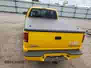 2003 Chevrolet S-10 LS z VIN 1GCDT19X738170604, wystawiony jako Copart lot #71738764 z przebiegiem Nie podano mil oraz Szkoda całkowita • Salvage title. Historia ofert i sprzedaży dostępna na DreamBid. Obrazek 6.