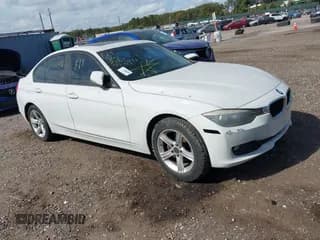 ✅ 2013 BMW 3 Series 328i xDrive • VIN: WBA3B3C55DJ810415 • Lot: 43402324. Wystawiony na IAAI z przebiegiem Nie podano. Bezpłatny archiwum sprzedaży aukcyjnych z USA i szczegółowy raport historii pojazdu na DreamBid. Zdjęcie 1.