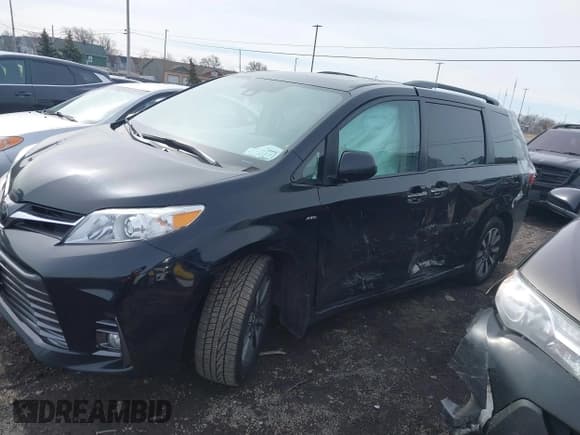 ✅ 2018 Toyota Sienna XLE • VIN: 5TDDZ3DC9JS190621 • Lot: 41777729. Listed on IAAI with 96,089 mi. Free auction sales archive from the USA and detailed vehicle history report at DreamBid. Image 14.