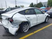 ✅ 2023 Tesla Model Y Long Range • VIN: 7SAYGDEE0PA129801 • Lot: 43740194. Wystawiony na IAAI z przebiegiem 40 066 mil. Bezpłatny archiwum sprzedaży aukcyjnych z USA i szczegółowy raport historii pojazdu na DreamBid. Zdjęcie 4.