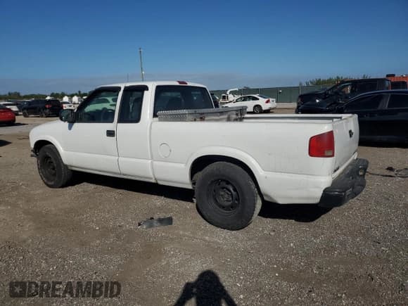 ✅ 2003 Chevrolet S-10 LS • VIN: 1GCCS19XX38196936 • Лот: 41419655. Опубликован ранее на Copart с пробегом 237 225 миль. Бесплатный доступ к архиву аукционных продаж из США и подробный отчёт об истории автомобиля на DreamBid. Изображение 2.