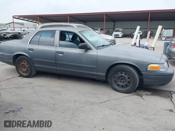 ✅ 2008 Ford Police Interceptor • VIN: 2FAHP71V28X172440 • Lot: 42267409. Listed on IAAI with 124,982 mi. Free auction sales archive from the USA and detailed vehicle history report at DreamBid. Image 13.