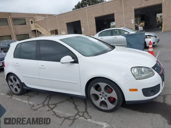 ✅ 2008 Volkswagen Golf GTI • VIN: WVWHV71K58W193672 • Lot: 41891954. Wystawiony na IAAI z przebiegiem 155 157 mil. Bezpłatny archiwum sprzedaży aukcyjnych z USA i szczegółowy raport historii pojazdu na DreamBid. Zdjęcie 13.