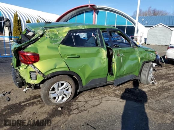 ✅ 2024 Hyundai Venue Essential • VIN: KMHRB8A37RU287945 • Lot: 86698134. Listed on Copart with 2,950 mi. Free auction sales archive from the USA and detailed vehicle history report at DreamBid. Image 3.