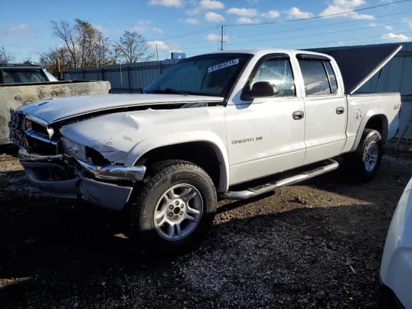 ✅ 2002 Dodge Dakota SLT • VIN: 1B7HG48Z02S670101 • Lot: 81363774. Wystawiony na Copart z przebiegiem 225 285 mil. Bezpłatny archiwum sprzedaży aukcyjnych z USA i szczegółowy raport historii pojazdu na DreamBid. Zdjęcie 1.