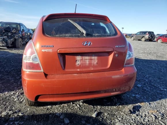 ✅ 2010 Hyundai Accent L • VIN: KMHCN3BC6AU183465 • Lot: 80851775. Listed on Copart with 221,565 mi. Free auction sales archive from the USA and detailed vehicle history report at DreamBid. Image 6.