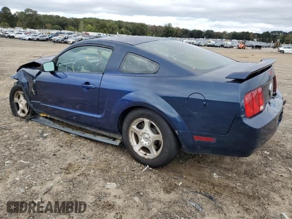 ✅ 2006 Ford Mustang Standard • VIN: 1ZVFT80N965101476 • Lot: 82708485. Wystawiony na Copart z przebiegiem 222 592 mil. Bezpłatny archiwum sprzedaży aukcyjnych z USA i szczegółowy raport historii pojazdu na DreamBid. Zdjęcie 2.